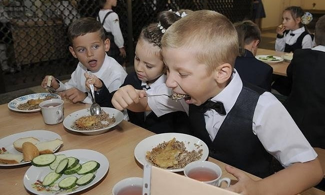 «Пороблено»: АМКУ отменил в Николаеве тендер на организацию питания детей в школах и детсадах