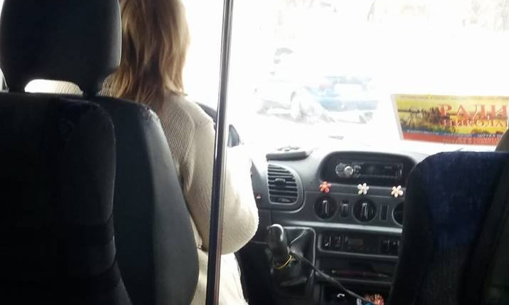 Пассажиры приятно удивлены обслуживанием женщины-водителя маршрутки