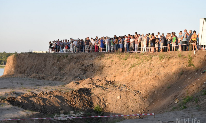 Николаевцы провели День археолога с новыми открытиями и зрелищным фаер-шоу на раскопках Дикого Сада