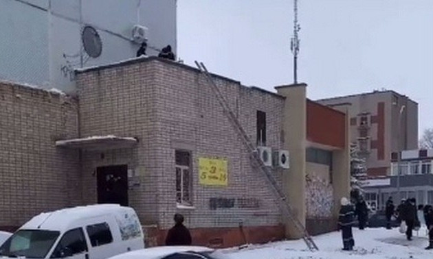 В Южноукраинске мужчина выпал из окна 7 этажа