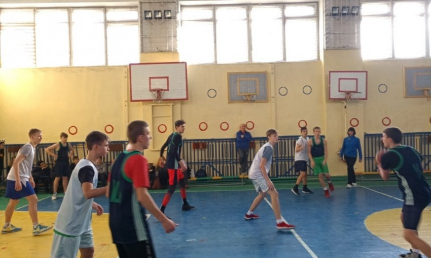 В Николаеве провели соревнования по баскетболу среди школ Заводского района