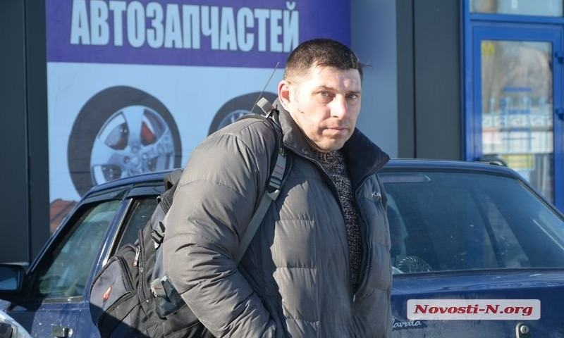 В Николаеве полицейские задержали пьяного водителя, его вырвало прямо за рулем
