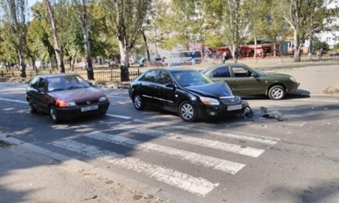 Возле пешеходного перехода в Николаеве произошло ДТП