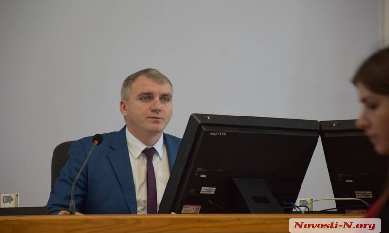 «Попахивает коррупцией»: Сенкевич единолично убрал из повестки дня сессии 20 вопросов