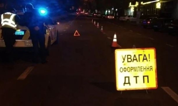 Водитель, сбивший парней в центре Николаева был пьян, пострадавший  борется за жизнь в больнице