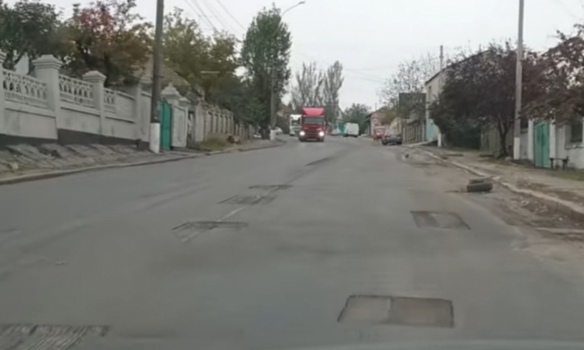 В Николаеве подрядчик забыл доделать ремонт дороги
