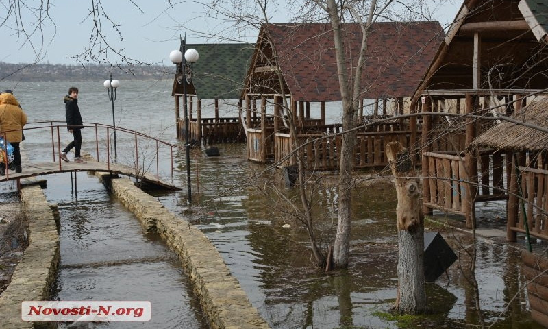 В Николаеве в реках Южный Буг и Ингул почти на метр поднялся уровень воды