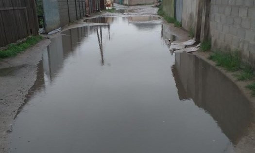 Дождь как стихийное бедствие: в Николаеве затопило улицу