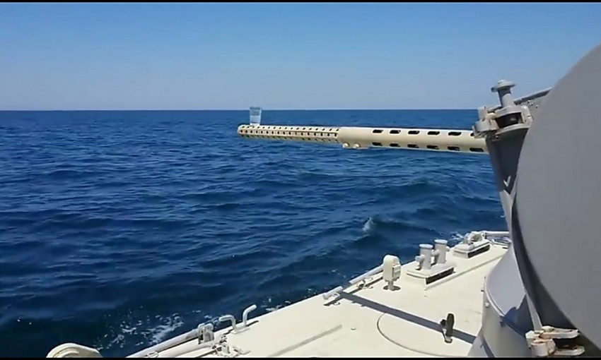 Опубликовано видео работы системы стабилизации пушки на бронекатере ВМС Украины, разработанной на николаевском заводе