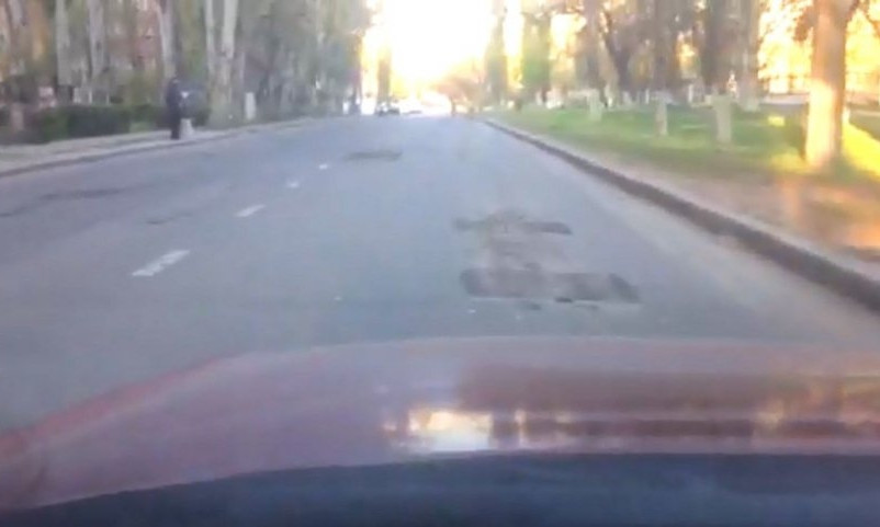 Николаевцы сообщают о «полосе препятствий» на проезжей части