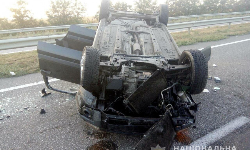 На автотрассе в Кривоозерском районе автомобиль Ford врезался в отбойник, есть пострадавшие
