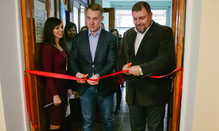 На базе библиотеки в Николаеве открыли коворкинг-центр – для встреч, учебы и отдыха