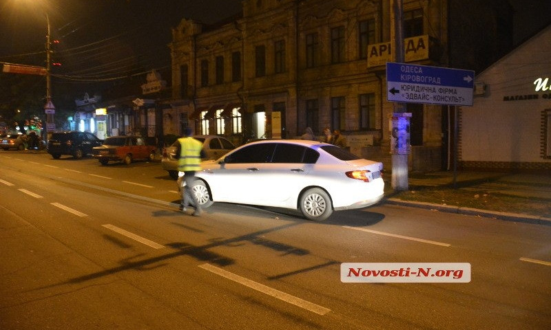 В центре Николаева произошло ДТП при участии автомобилей Fiat и Chevrolet