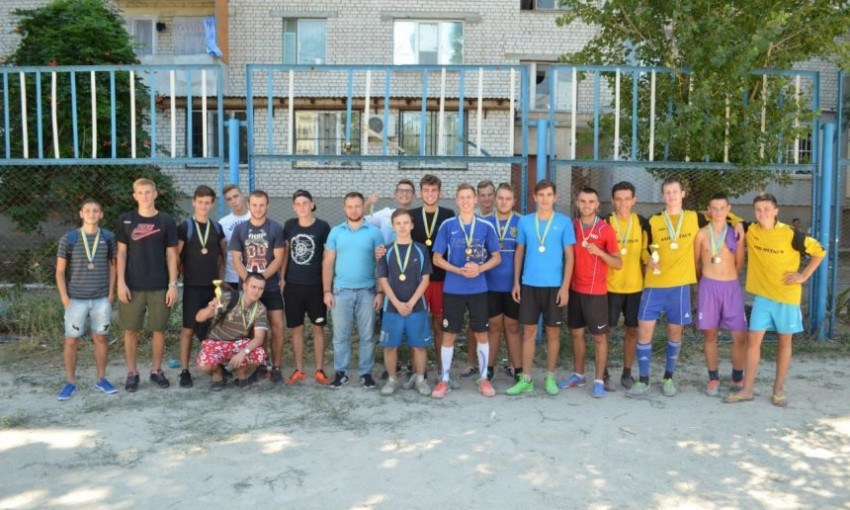 В Николаеве прошел турнир по футболу среди дворовых команд
