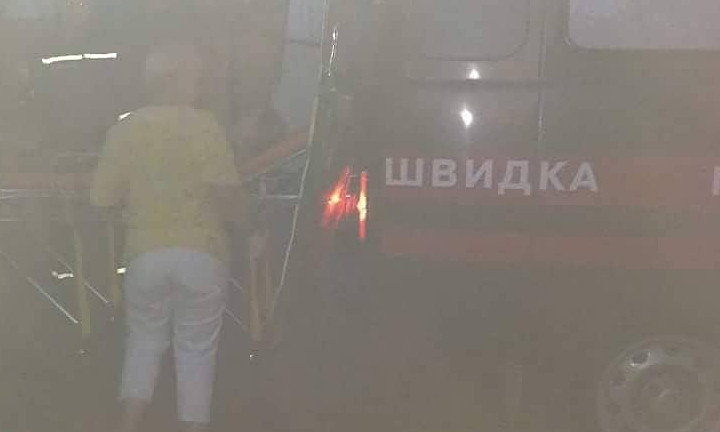 Николаевские спасатели оказали помощь девочке, проткнувшей ногу металлическим прутом