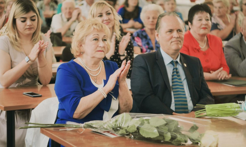 В честь 100-летия Красного Креста в Николаеве наградили отличившихся волонтеров