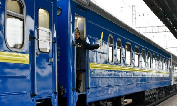 Украинцам объяснили, как вернуть билеты на отмененные из-за коронавирус поезда