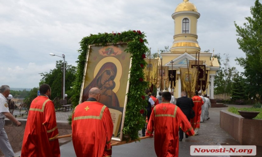 В Николаеве отметили День Святого Николая тройным крестным ходом