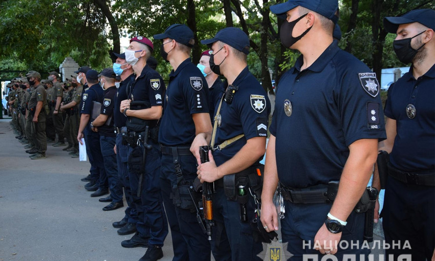 Около 50 админпротоколов, изъятие оружия и суррогата, раскрытие преступления – полиция отчиталась за 2 дня усиленного патрулирования Николаева