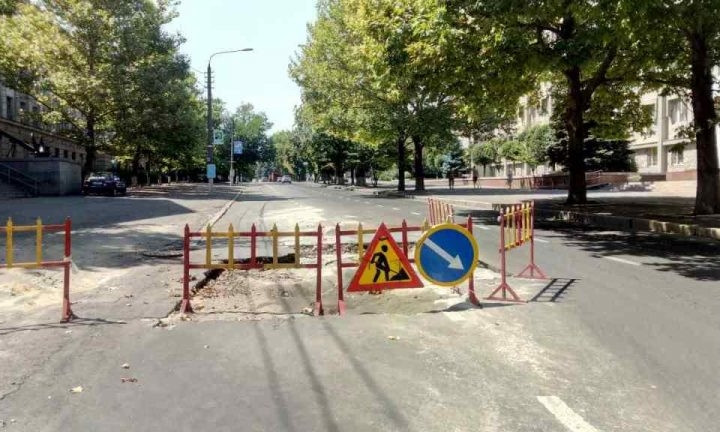 Служба автомобильных дорог обвиняет ГКП «Николаевводоканал» в незаконном повреждении дороги в Николаеве на Никольской
