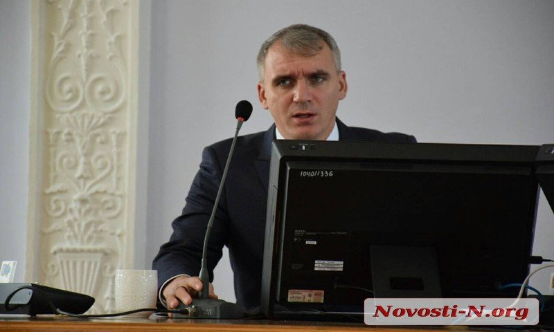Мэр Николаева предложил купить планшеты для каждого депутата Николаевского горсовета