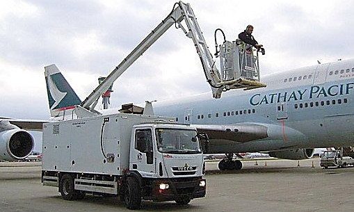 Николаевский аэропорт купит автомобиль-деайсер для обработки воздушных судов ото льда стоимостью почти 8 миллионов гривен