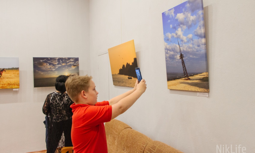 В Николаеве открылась выставка с «тихими» пейзажами Александра Уса