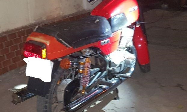 Возле отеля «Украина» неизвестный угнал мотоцикл «Ява»