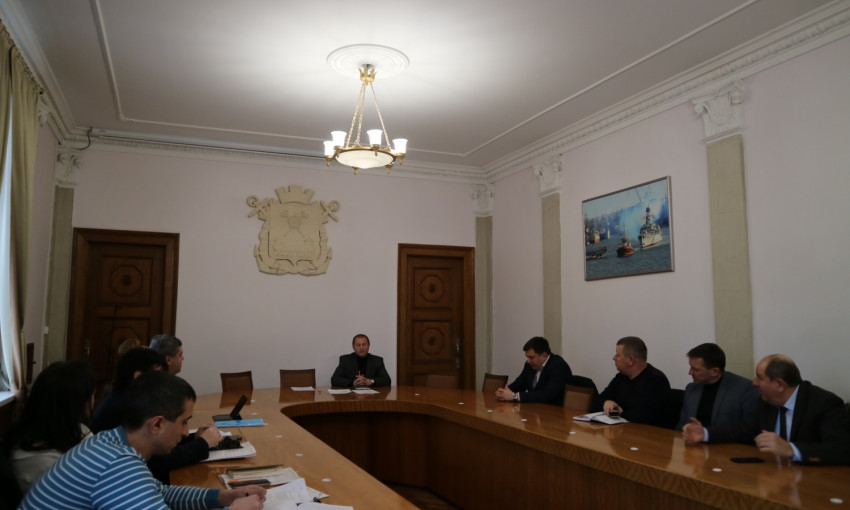 В мэрии просят, чтобы работающие в порту Николаева предприятия дали деньги на ремонт Турбинной и Новозаводской улиц