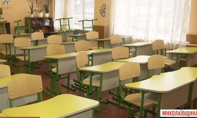 В одной из школ на Николаевщине дети отравились испарениями от токсичных новых парт