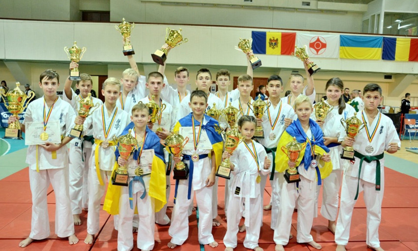 Сборная команда Николаевской области завоевала 17 медалей на Международном турнире по киокушин каратэ