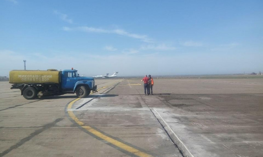 На территории Николаевского международного аэропорта проводится ремонт перрона