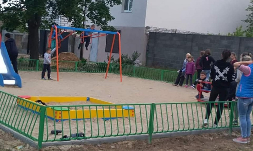 За несколько дней в одном из николаевских микрорайонов открыли детскую площадку