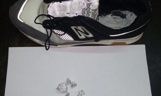 В Николаевском СИЗО женщина передала осужденному кроссовки с «сюрпризом»