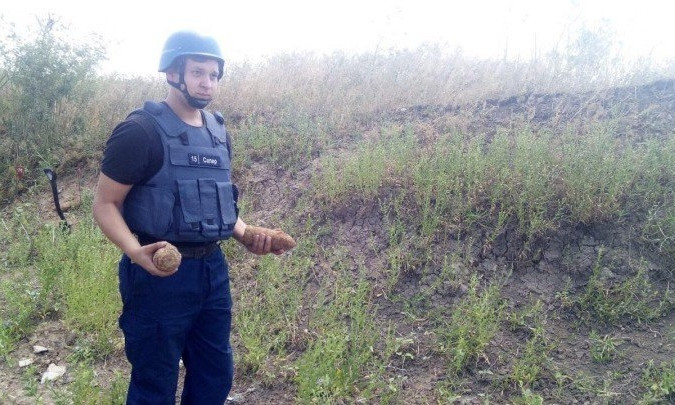 На Николаевщине пиротехники уничтожили артснаряды и мину
