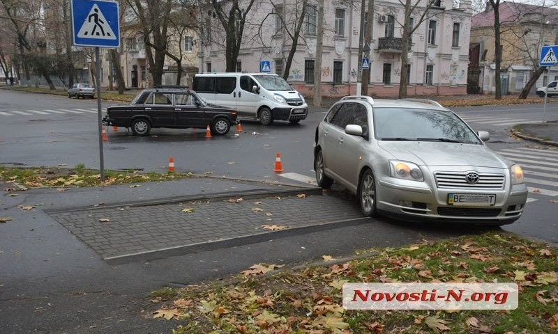 В Николаеве столкнулись «ВАЗ» и «Toyota»