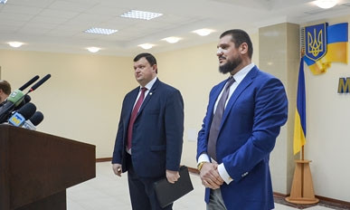 Двум николаевским прокурорам под новогоднюю елку положили ключи от новеньких квартир
