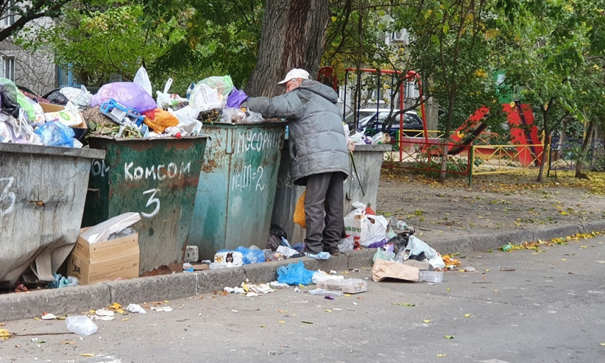 Свалку мусора в Николаеве обсуждают в соцсетях