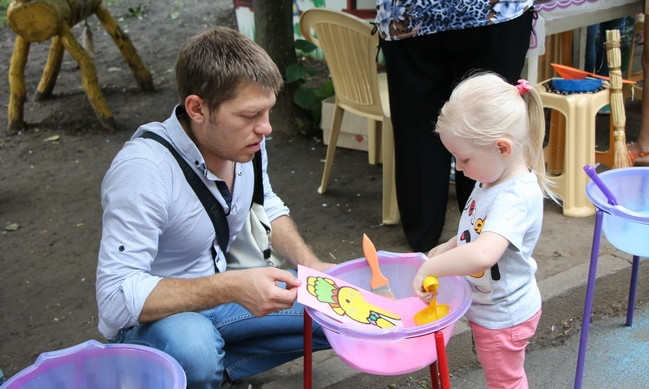 "Сказка" в Николаеве собрала детей на праздник