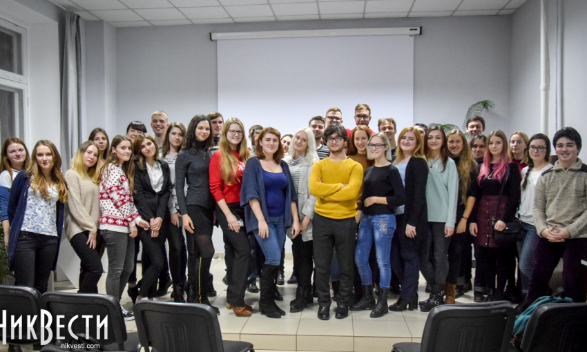 На литературнике «Пожовкле листя» николаевские студенты почитали стихи и попрощались с осенью