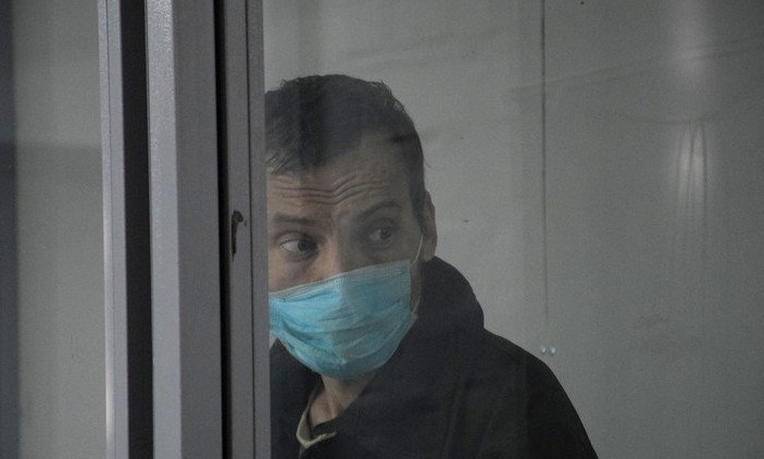 Житель Николаева, сбросивший свою мать с 7 этажа, устроил голодовку