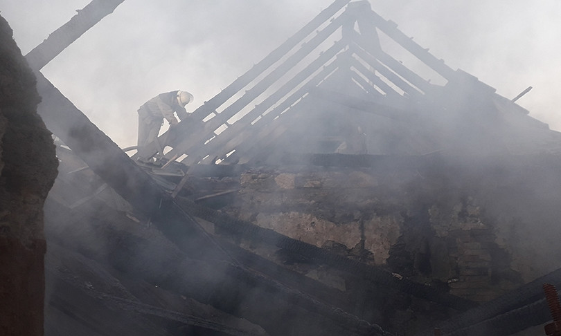 В Веселиновском районе загорелось здание «Укрпочты»