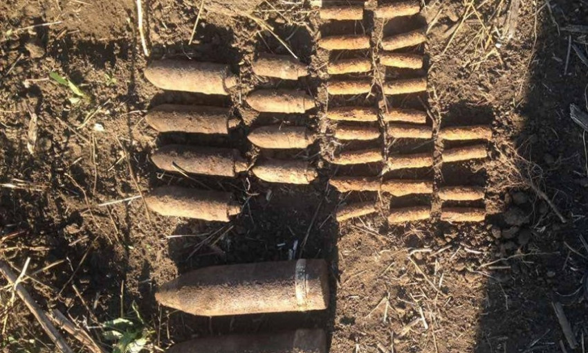 В Николаевской области пиротехники уничтожили 34 артснаряда времен прошлых войн
