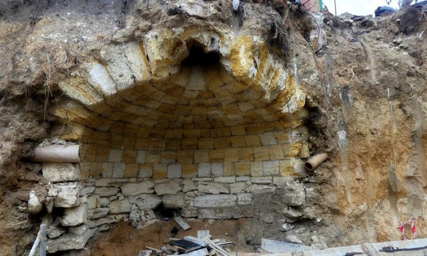 В Николаеве во время строительства нашли старинную подземную кладку