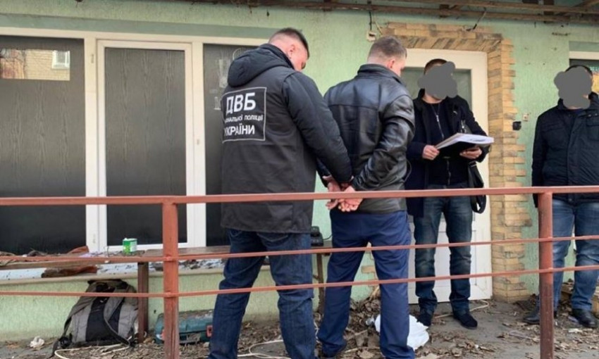 В Николаеве на взятке в размере 12 тысяч гривен задержан правоохранитель