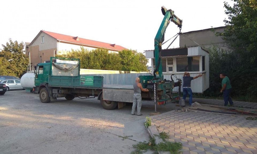На Кузнецкой демонтировали незаконную газозаправочную станцию