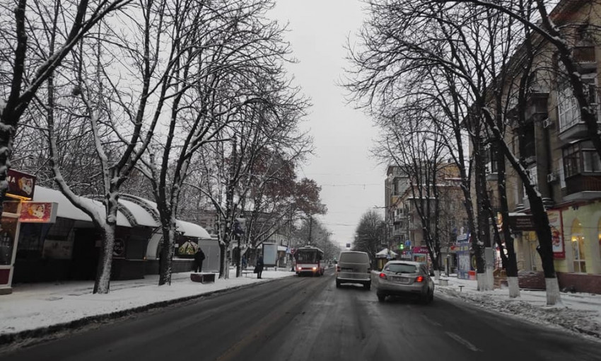 ЭЛУ автодорог Николаева отчиталась о первых результатах работы во время ухудшения погоды и снегопада 