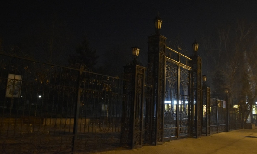 Кромешная тьма: николаевцы сетуют на недостаточную освещенность парка «Народный Сад»