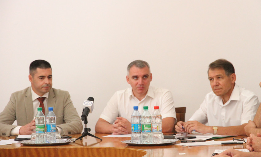  Александр Сенкевич провел встречу с представителями общественных советов