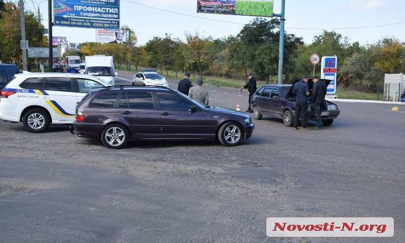 В Николаеве автомобиль "БМВ" въехал в "Ладу"